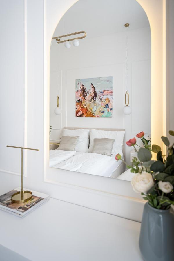 E13 - Grand Boulevard Heritage - Location By Bqa Appartamento *
