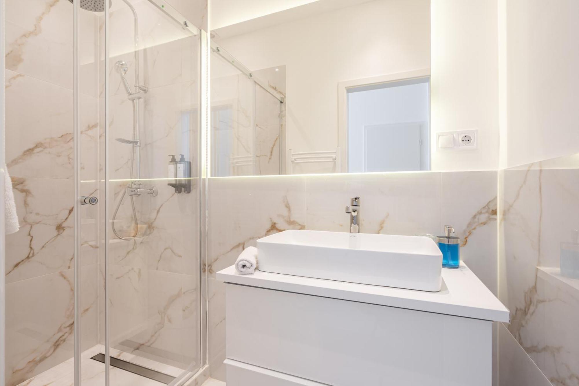 E13 - Grand Boulevard Heritage - Location By Bqa Appartamento *