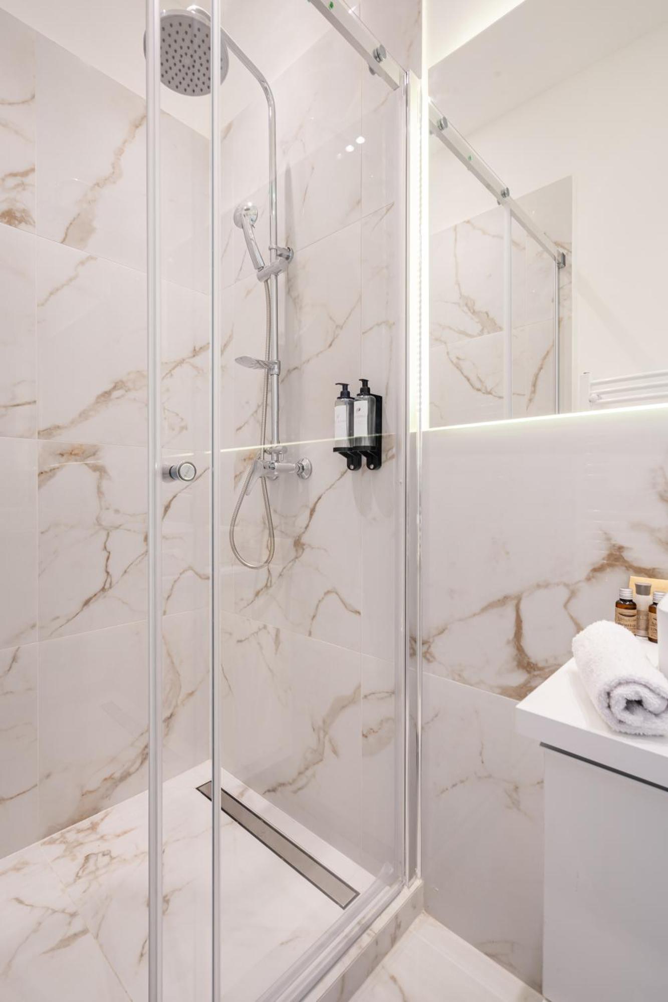 E13 - Grand Boulevard Heritage - Location By Bqa Appartement Budapest